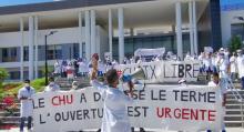 Médicos residentes protestan ante la facultad en Tánger