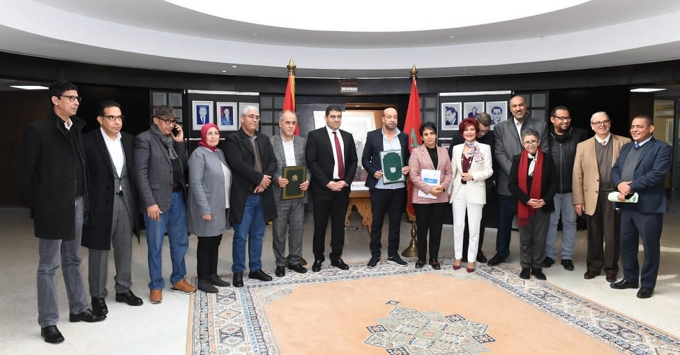 Representantes firma del acuerdo subida salarial periodistas en Rabat