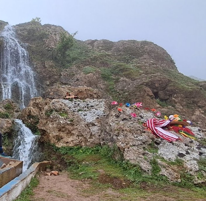 Cascada Aknan, vista parcial