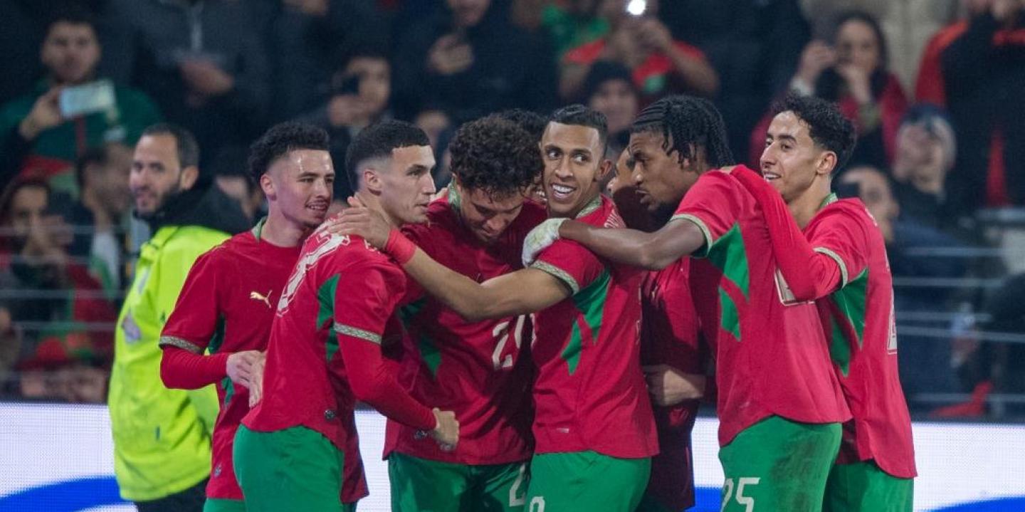 Jugadores de Marruecos celebran un gol