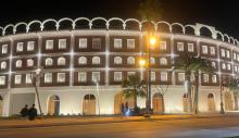 plaza toros Tánger exterior noche